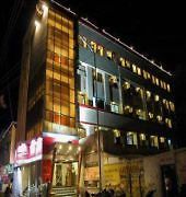 Hotel Krishnalila Regency ウダイプル エクステリア 写真